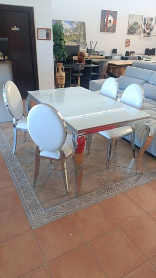 MESA DE COMEDOR TIPO VAGUARDIA OFERTA