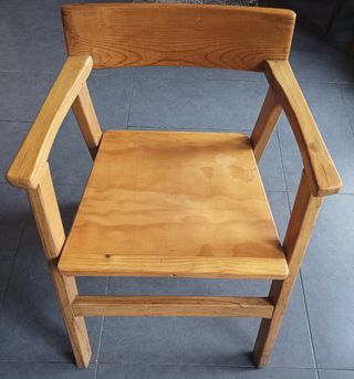 Sillas de madera maciza hechas a mano