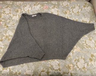 Jersey de punto gris oversize de Mango