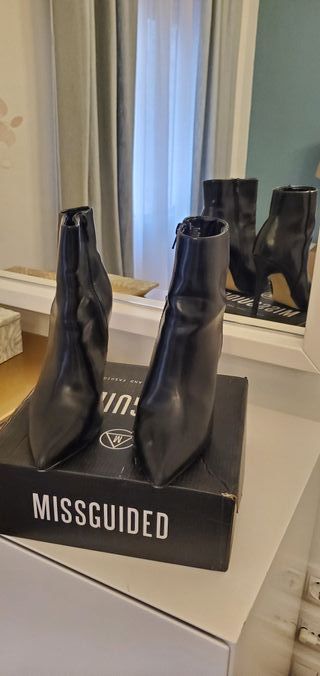 Botines zapatos de mujer en perfecto estado n. 38