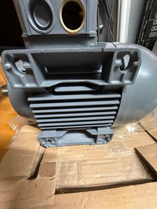 Motor trifasico AEG nuevo