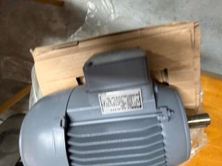 Motor trifasico AEG nuevo