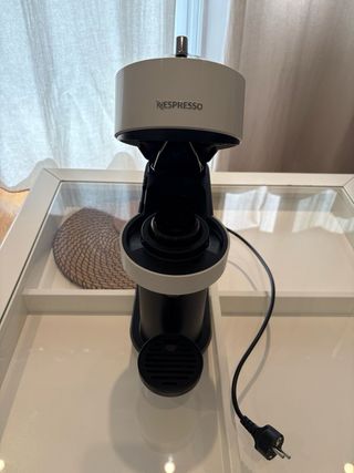 Cafetera de cápsulas-Nespresso De’Longhi Vertuo