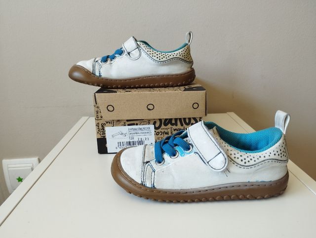 Zapato Feroz Comic Azul. Talla 28.