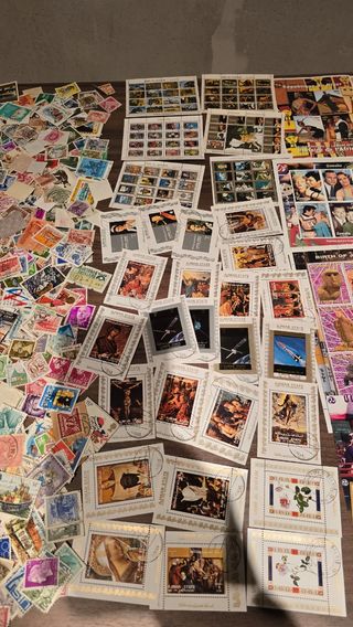 Lote con cientos de sellos