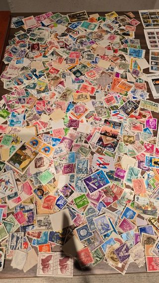 Lote con cientos de sellos