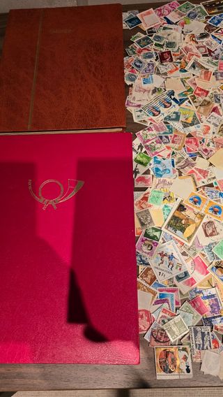 Lote con cientos de sellos