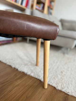 Banco madera tapizado tema geometrica.