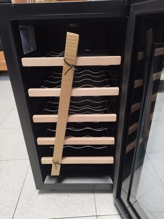 MiniNevera de vinos Climadiff