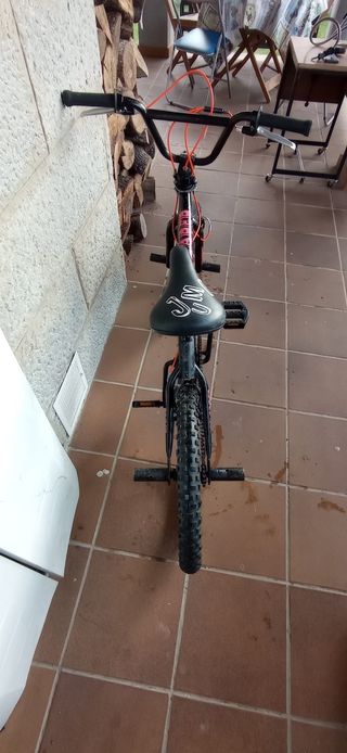 Bicicleta BMX freestyle unleaded
