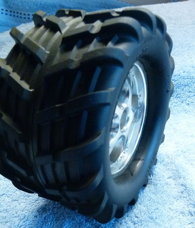 Ruote complete Monster Tractor