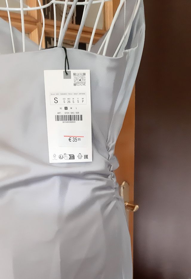 Vestido satinado tirantes joya