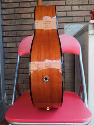  GUITARRA ADMIRA A2 FISHMAN Y OS1