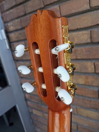  GUITARRA ADMIRA A2 FISHMAN Y OS1