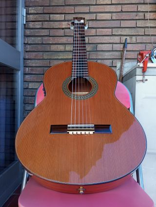 GUITARRA ADMIRA A2 FISHMAN Y OS1