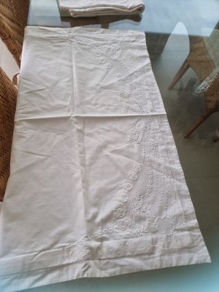 Sabana matrimonio bordada a mano blanca