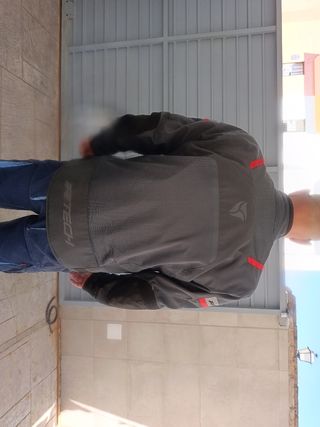 Chaqueta marca R- tch