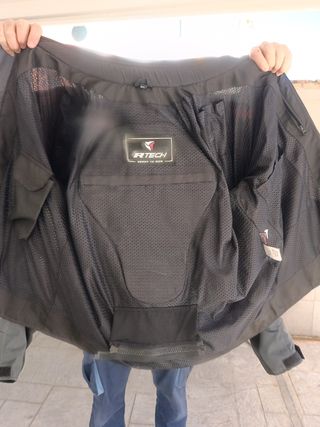 Chaqueta marca R- tch