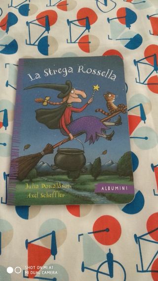 La strega Rossella (Italian Edition)