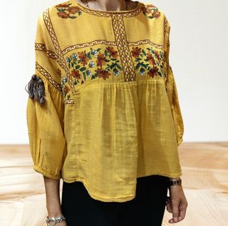 Blusa estilo boho con bordados talla S