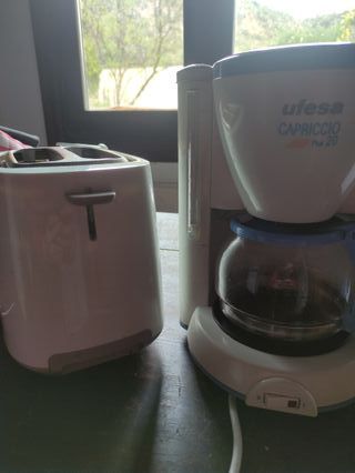 Cafetera y tostadora