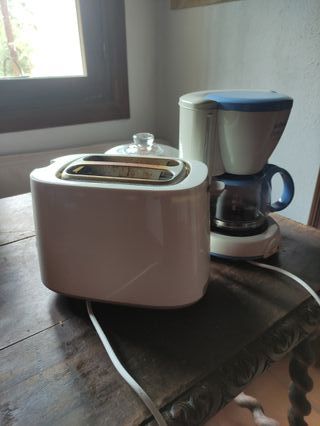 Cafetera y tostadora