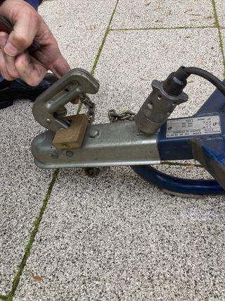 Remolque tres motos extensible Erde