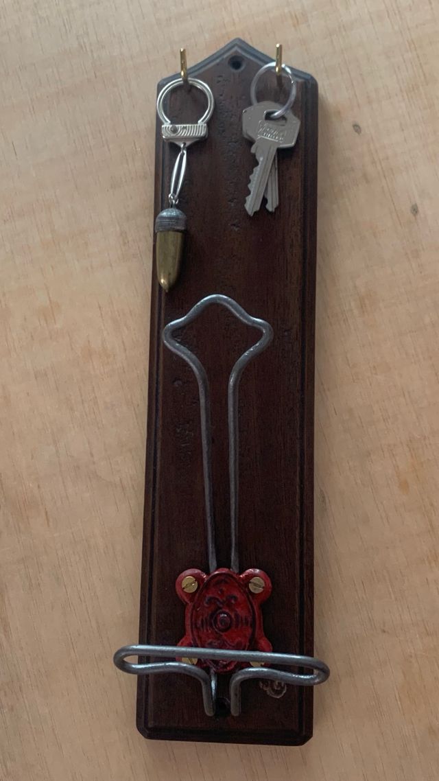 PERCHERO ANTIGUO CON LLAVERO DE PARED