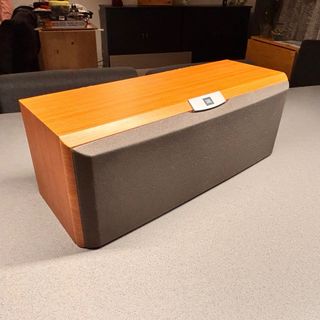 5 altavoces + 1 subwoofer JBL para Home Cinema