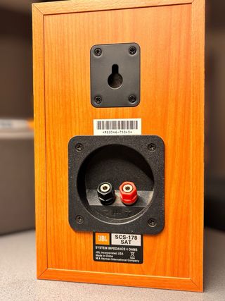 5 altavoces + 1 subwoofer JBL para Home Cinema