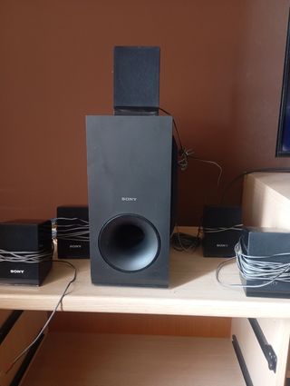 Altavoces Sony para home cinema 5.1.