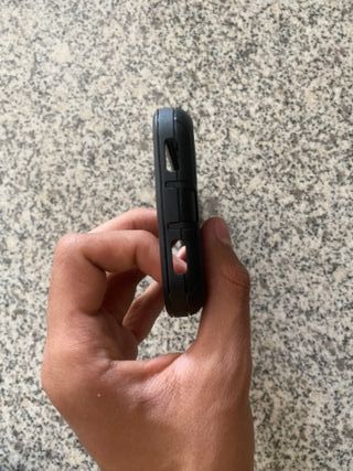Funda iPhone 11 armadura resistente sin usar