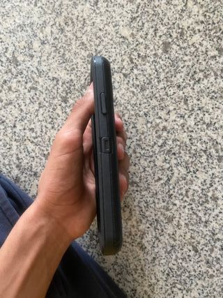 Funda iPhone 11 armadura resistente sin usar