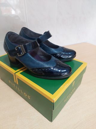Zapato azul señora. Piel - charol. T36