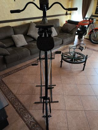 VELOCÍPEDO TAMBIÉN LLAMADO PENNY FARTHING