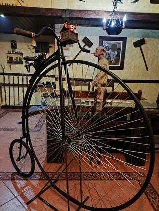 VELOCÍPEDO TAMBIÉN LLAMADO PENNY FARTHING
