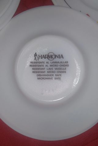 Set 4 tazzine con relativi piattini + 2 piattini 