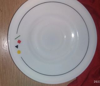 Set 4 tazzine con relativi piattini + 2 piattini 