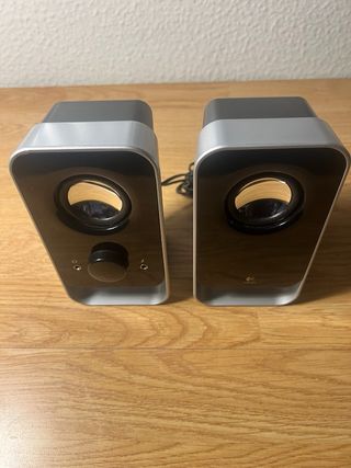 Altavoces autoamplificados