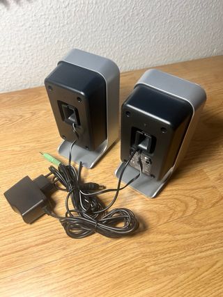 Altavoces autoamplificados