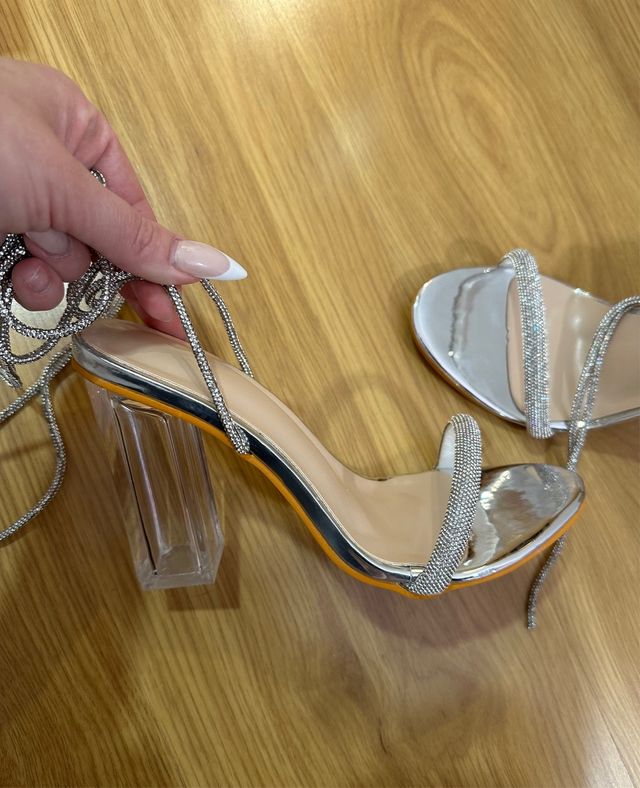 Sandalias tacón transparente