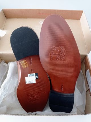 Scarpe Oxford Brogue Artigianali in Pelle Bata