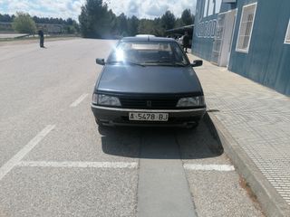 Peugeot 405
