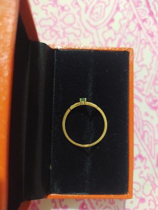 Anillo 18k y esmeralda 
