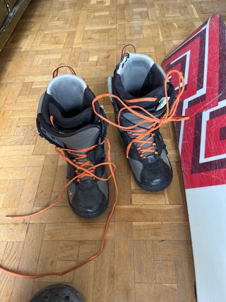 Tabla de snowboard mas botas