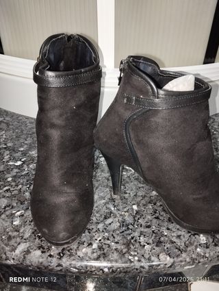 Botines negros
