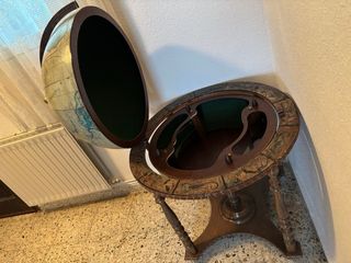 Mueble bar bola del mundo