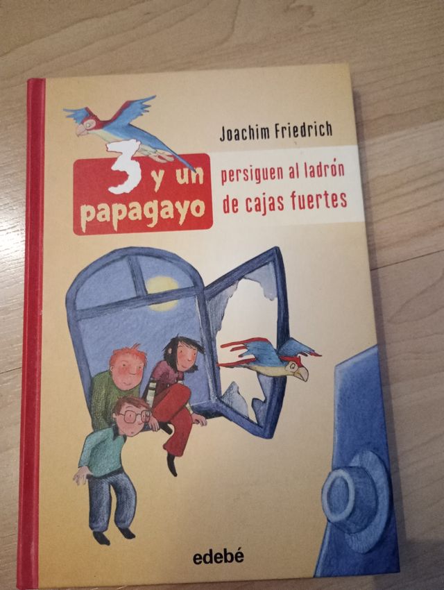 3yunpapagayo persiguen al ladrón de cajas fuertes