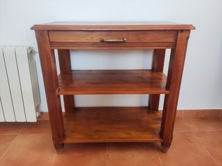 Mesa TV de madera.