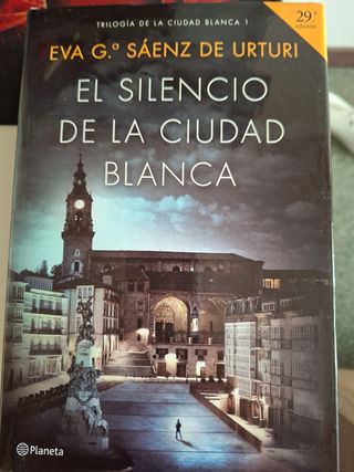 El silencio de la ciudad blanca: Trilogia de la...